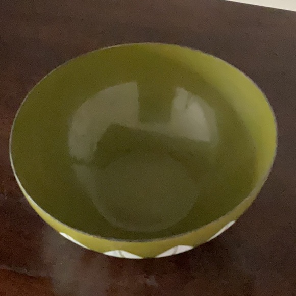 Catherineholm Elegant Green and White Ceramic Bowl